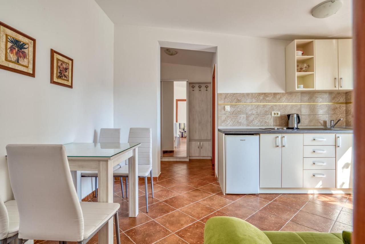 Petrovac Apartmani Olga מראה חיצוני תמונה